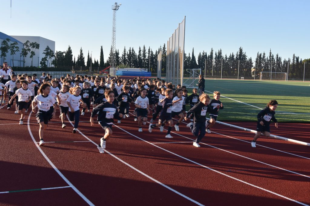 2 DSC 9587 • El Colegio CEU San Pablo Sevilla colabora en la I edición de la Carrera solidaria ‘La vuelta al cole contra la leucemia infantil’