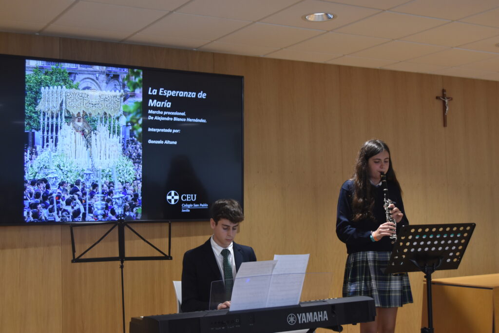 2 DSC 9822 &bull; El Colegio CEU San Pablo Sevilla celebra el acto de Pregón de Semana Santa 2024