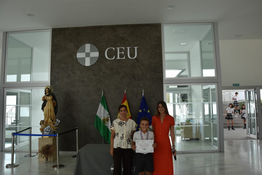 2o 6 &bull; El Colegio CEU San Pablo Sevilla entrega los premios a los alumnos ganadores de la II Olimpiada Matemática