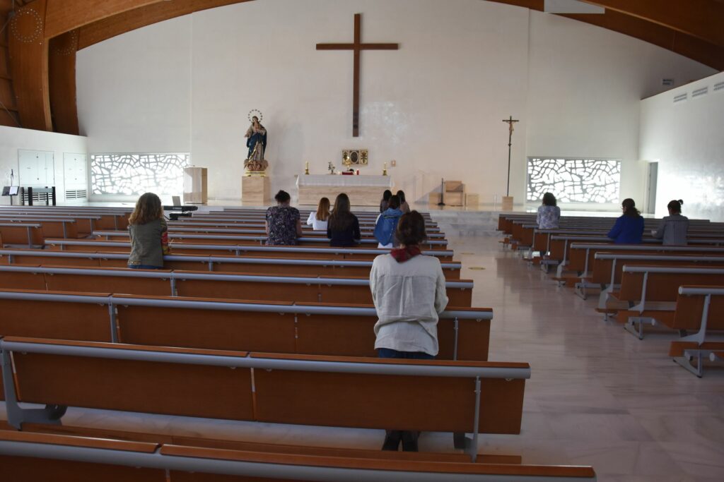 DSC 6636 • El Colegio CEU San Pablo Sevilla ha celebrado el mes del Rosario con su rezo todas las tardes de los jueves