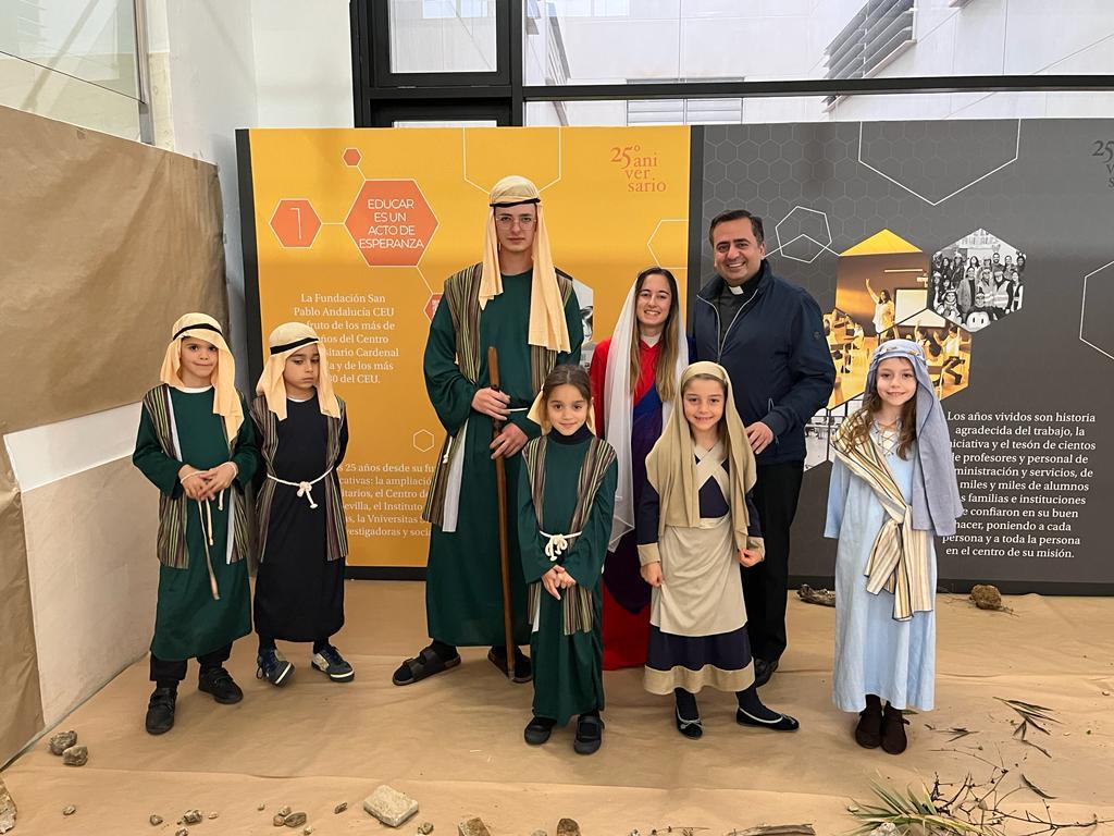 IMG 20221220 WA0036 &bull; CEU Andalucía acogió la representación de un Belén Viviente los días previos a la Navidad