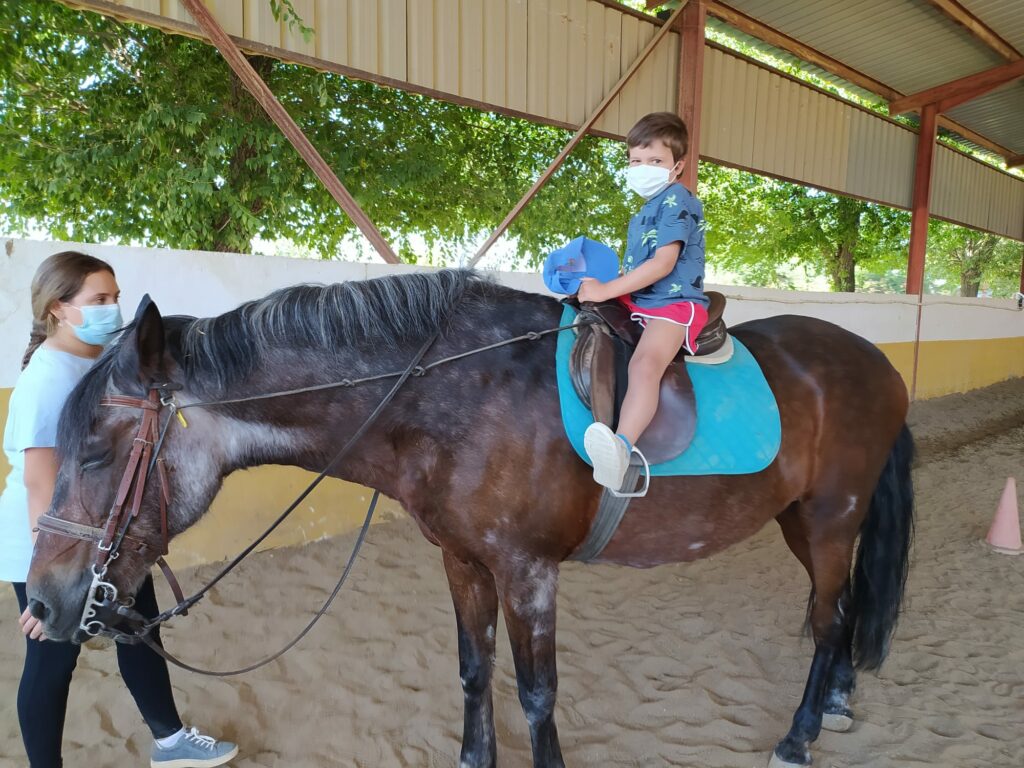 WhatsApp Image 2021 07 02 at 11.39.491 1 &bull; El Summer Camp visita el Club Hípico El Galapagar y disfruta de una divertida jornada ecuestre