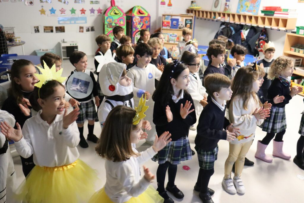 WhatsApp Image 2022 12 09 at 12.36.45 &bull; Fiesta fin de proyecto ‘El Universo’ en el Colegio CEU San Pablo Sevilla