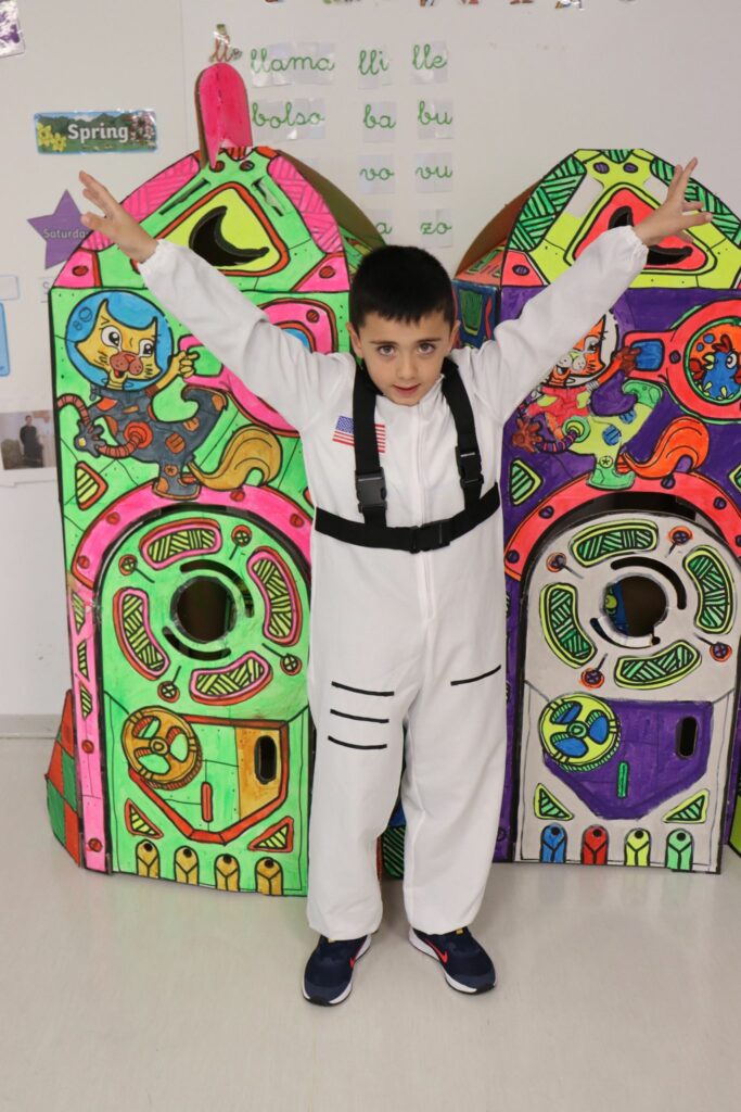 WhatsApp Image 2022 12 09 at 12.36.481 &bull; Fiesta fin de proyecto ‘El Universo’ en el Colegio CEU San Pablo Sevilla