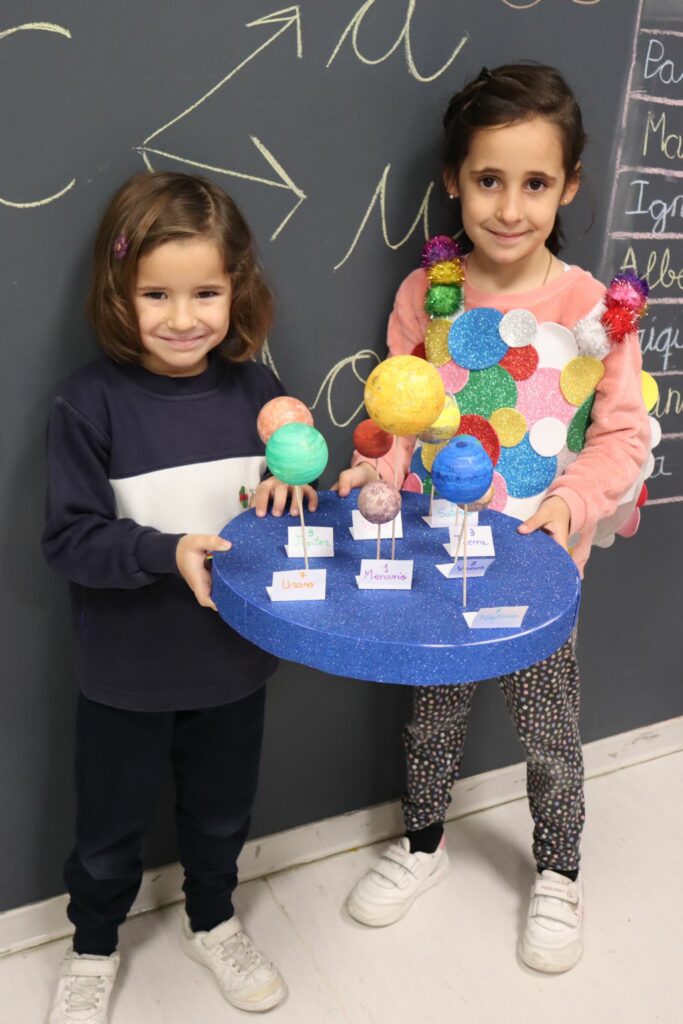 WhatsApp Image 2022 12 09 at 12.36.50 &bull; Fiesta fin de proyecto ‘El Universo’ en el Colegio CEU San Pablo Sevilla