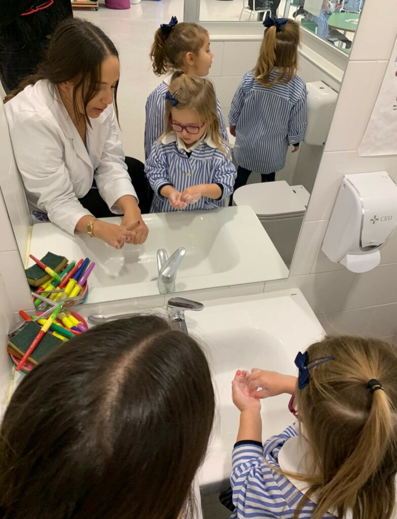 WhatsApp Image 2023 01 18 at 09.59.221 &bull; El Colegio CEU San Pablo Sevilla organiza talleres de salud para los alumnos