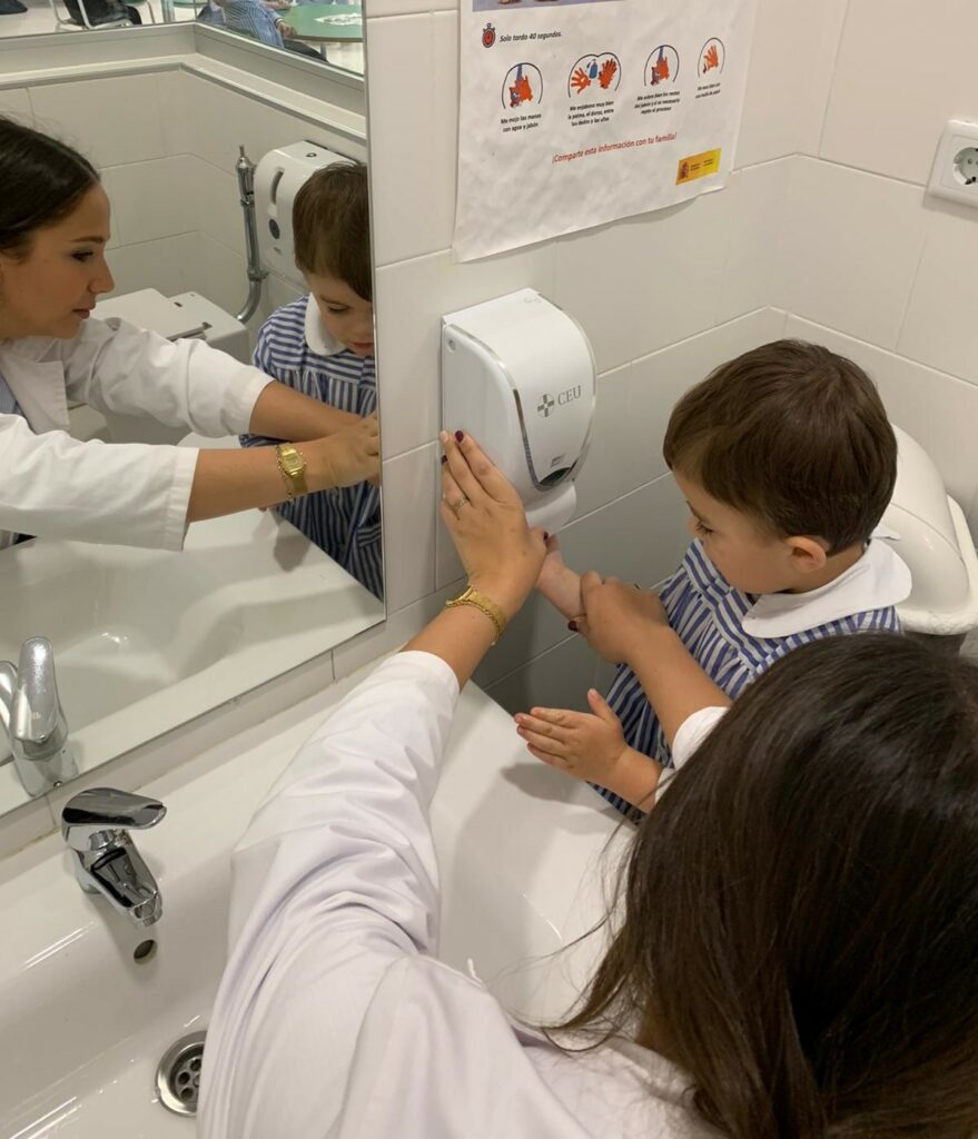 WhatsApp Image 2023 01 18 at 09.59.261 &bull; El Colegio CEU San Pablo Sevilla organiza talleres de salud para los alumnos