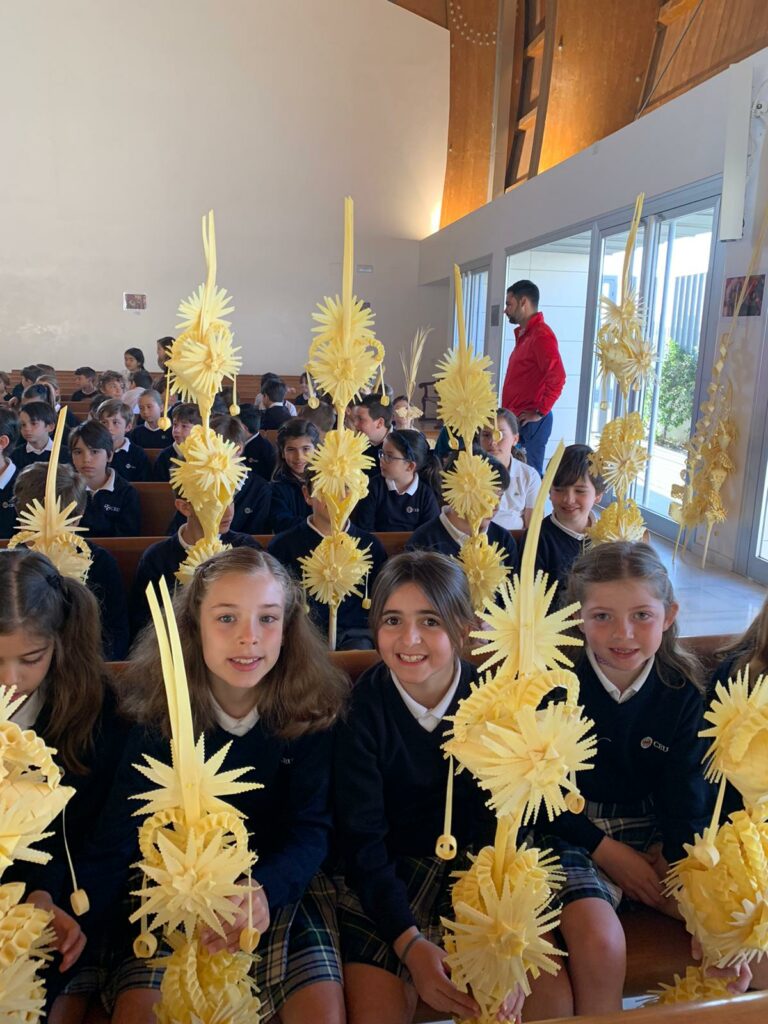 WhatsApp Image 2023 03 31 at 09.33.37 2 &bull; Celebración de la tradicional procesión del Viernes de Dolores en el Colegio CEU San Pablo Sevilla