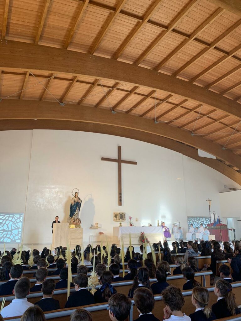 WhatsApp Image 2023 03 31 at 09.51.40 &bull; Celebración de la tradicional procesión del Viernes de Dolores en el Colegio CEU San Pablo Sevilla