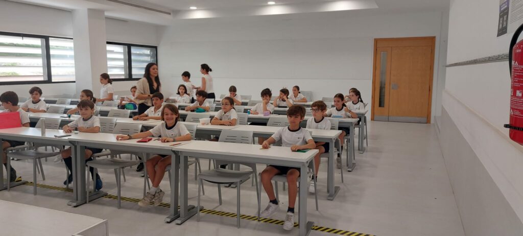 WhatsApp Image 2023 06 06 at 10.10.48 &bull; Más de 400 alumnos del Colegio CEU San Pablo Sevilla se presentan a los exámenes de Cambridge