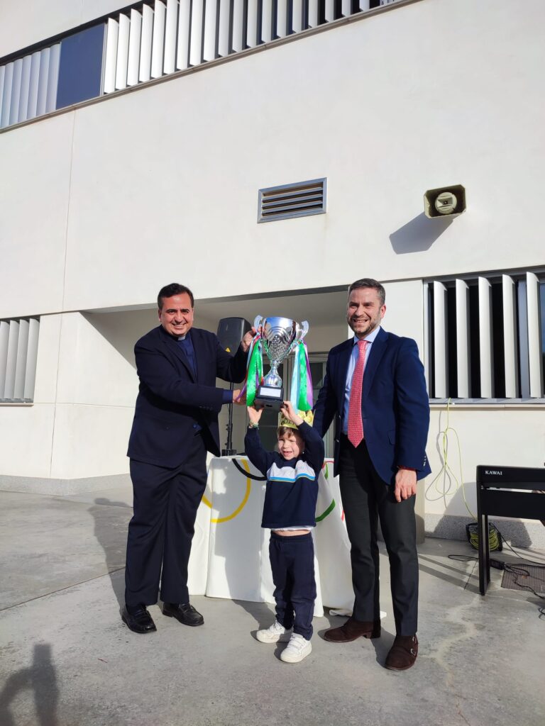 WhatsApp Image 2024 01 26 at 16.38.53 1 • Los Ayala logran la primera posición en las VII edición de las Olimpiadas de San Pablo del Colegio CEU San Pablo Sevilla