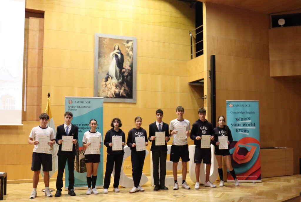 WhatsApp Image 2024 10 16 at 19.37.15 1 &bull; Congratulations! Entrega de diplomas de Cambridge a los alumnos del Colegio CEU San Pablo Sevilla