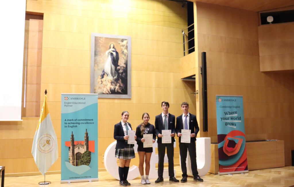 WhatsApp Image 2024 10 16 at 19.37.17 &bull; Congratulations! Entrega de diplomas de Cambridge a los alumnos del Colegio CEU San Pablo Sevilla