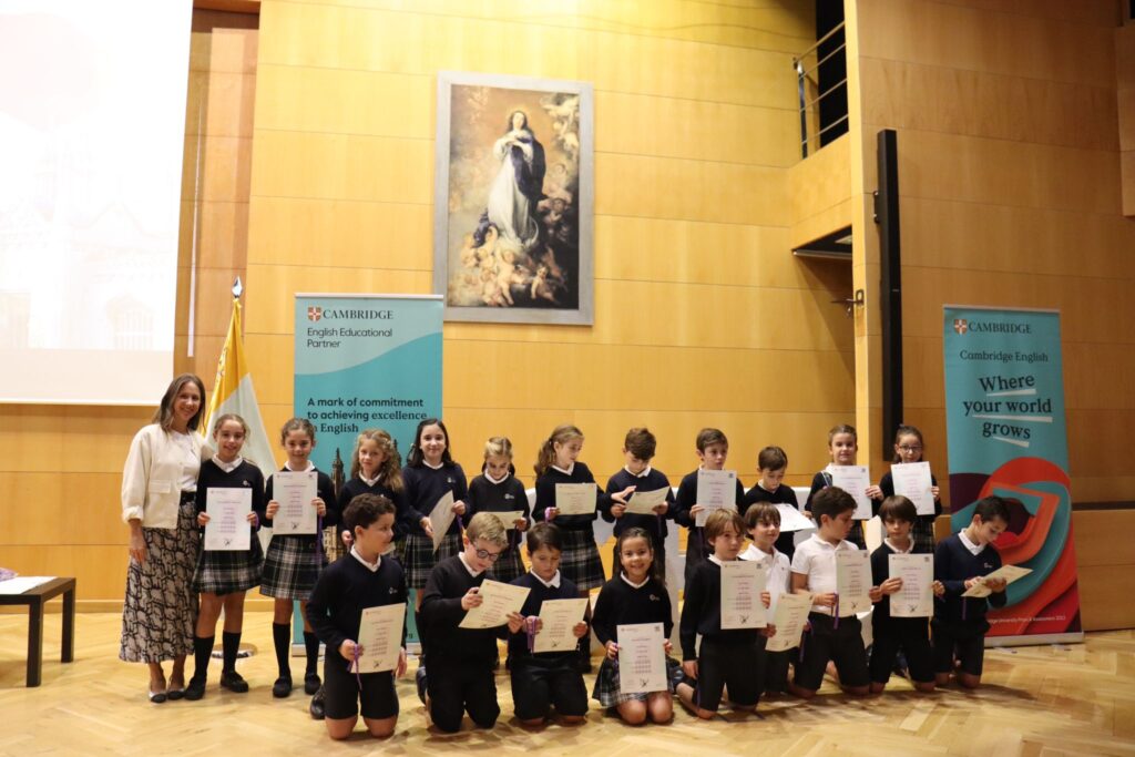 WhatsApp Image 2024 10 16 at 19.38.55 3 &bull; Congratulations! Entrega de diplomas de Cambridge a los alumnos del Colegio CEU San Pablo Sevilla