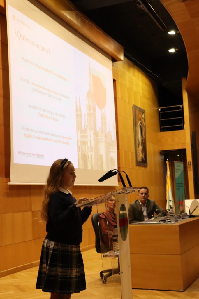 WhatsApp Image 2024 10 16 at 19.38.55 &bull; Congratulations! Entrega de diplomas de Cambridge a los alumnos del Colegio CEU San Pablo Sevilla