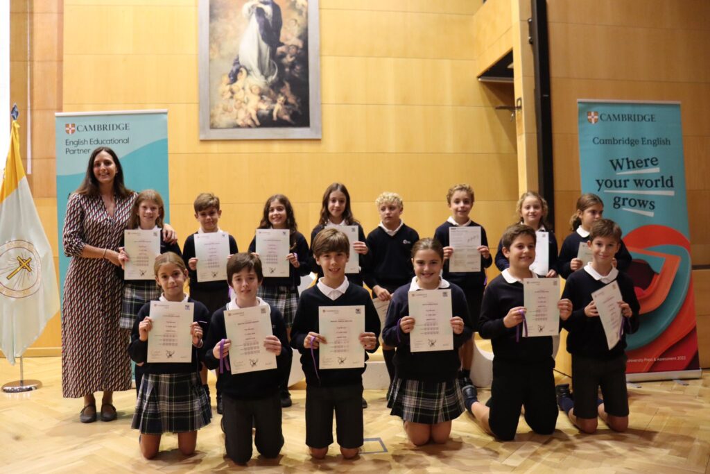 WhatsApp Image 2024 10 16 at 19.38.56 1 &bull; Congratulations! Entrega de diplomas de Cambridge a los alumnos del Colegio CEU San Pablo Sevilla
