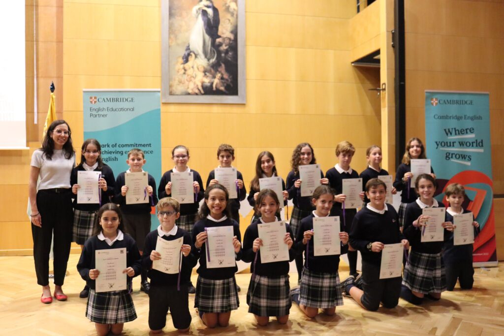 WhatsApp Image 2024 10 16 at 19.38.57 1 &bull; Congratulations! Entrega de diplomas de Cambridge a los alumnos del Colegio CEU San Pablo Sevilla