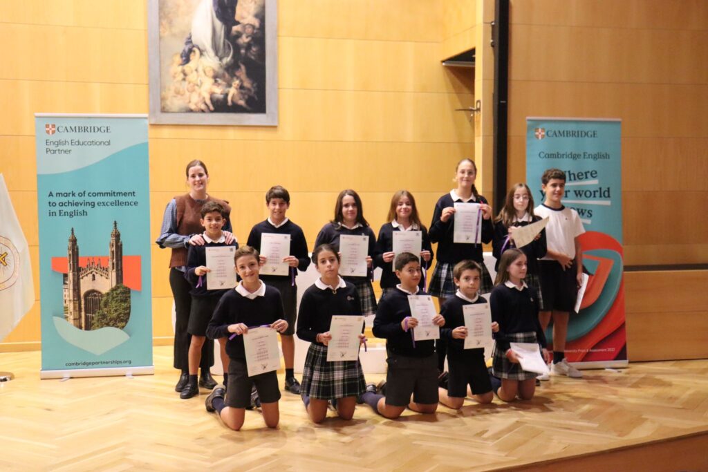 WhatsApp Image 2024 10 16 at 19.38.58 1 &bull; Congratulations! Entrega de diplomas de Cambridge a los alumnos del Colegio CEU San Pablo Sevilla