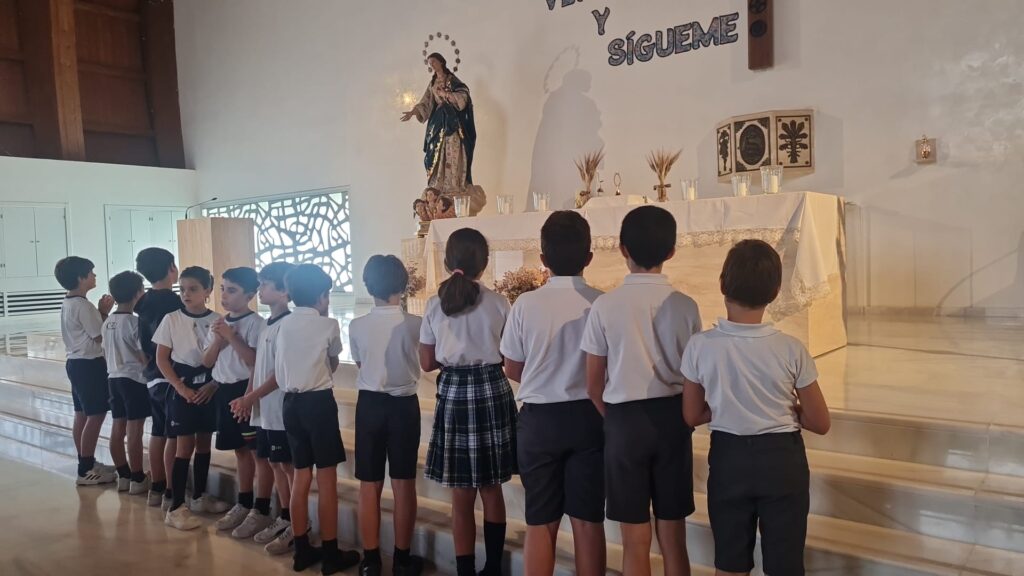 WhatsApp Image 2024 10 18 at 11.43.40 3 &bull; El Colegio CEU San Pablo Sevilla participa en la Semana del DOMUND