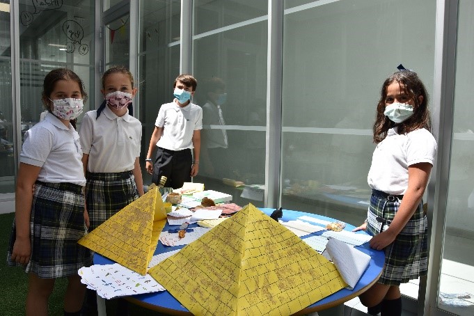cole 5 &bull; ‘CEU Museum’ y ‘Recycle Car Race’ en el Colegio CEU San Pablo Sevilla