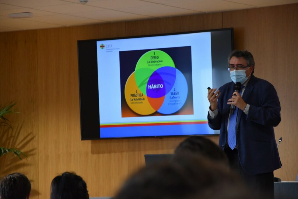 ep cole 5 &bull; Los alumnos de Bachillerato del Colegio CEU San Pablo Sevilla participan por primera vez en el Excellence Program