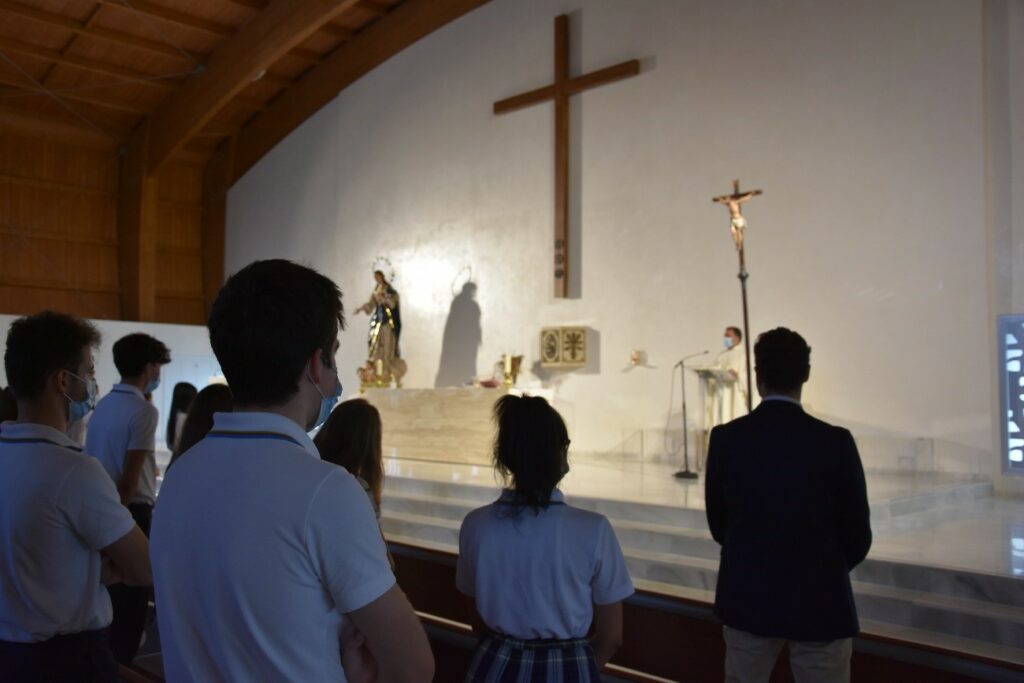 misa cole 5 &bull; Primera Eucaristía del curso para los alumnos de Secundaria y Bachillerato