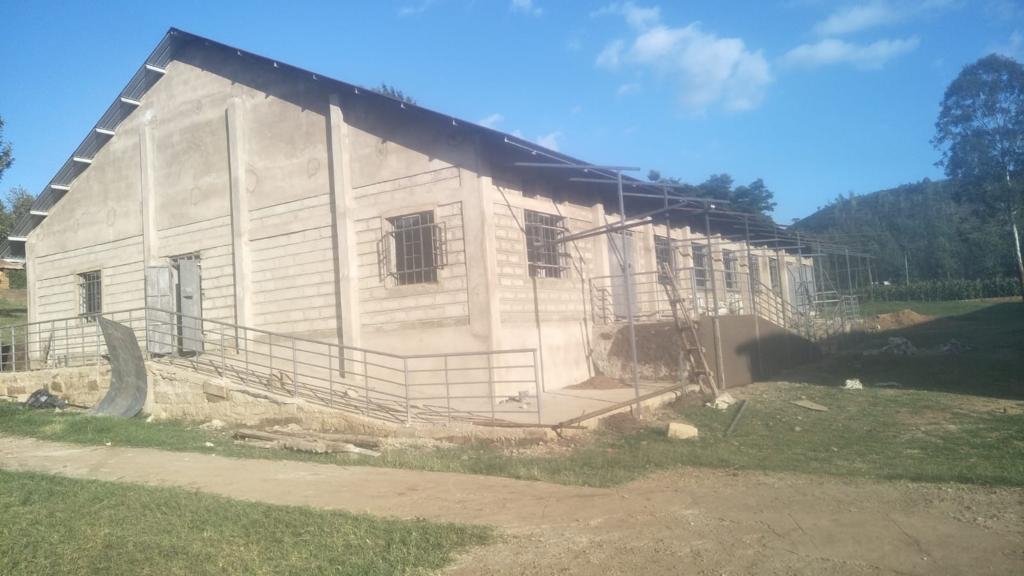 obras comedor kenia 1 &bull; Hermanamiento entre el Colegio CEU San Pablo Sevilla y el Colegio Our Lady Help of Christian School en Nairobi, Kenia